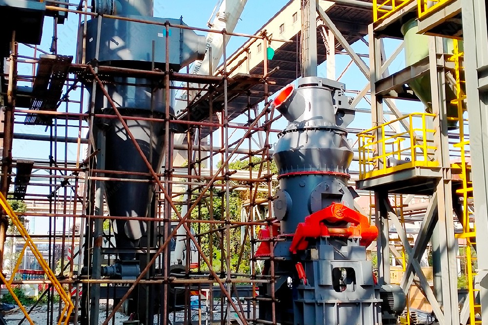 Broyeurs à rouleaux verticaux LM Zenith pour la valorisation des garnissages usés de cuves d'électrolyse de l'aluminium